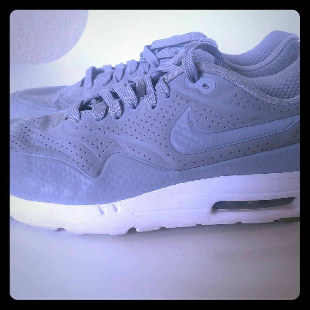 Nike Tennis Shoes
